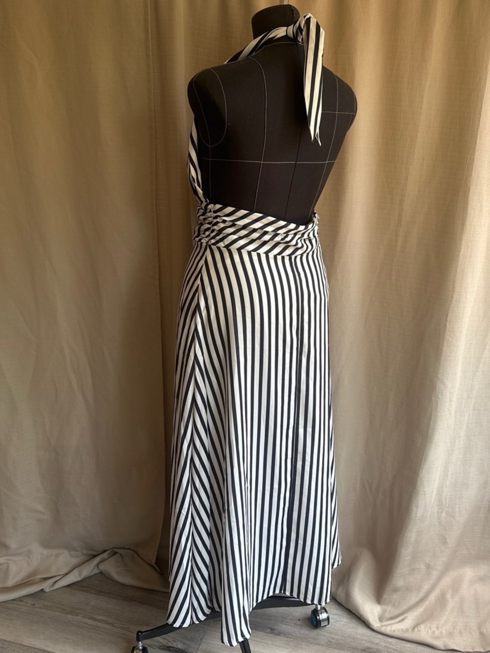 Commense Black and White Stripe Backless Pockets Dress - Picture 2 of 8
